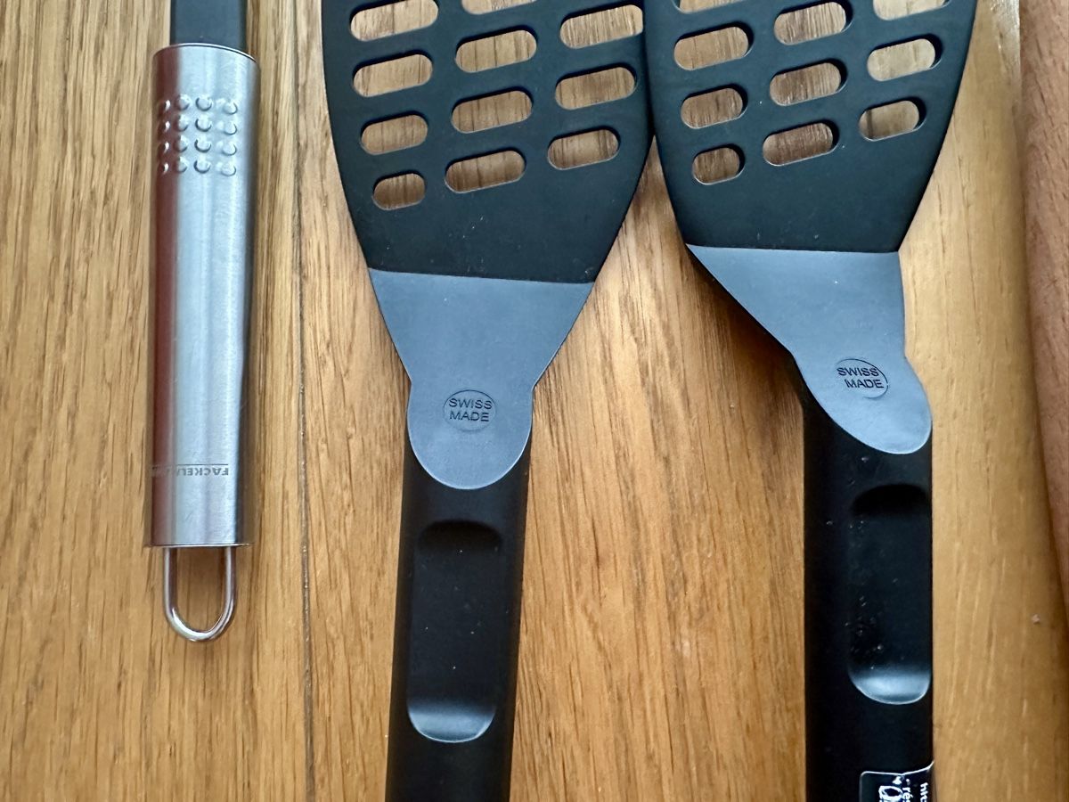 Cuisines complètes: 4 Kitchen Utensils Set  – D'occasion à Gattikon par Sarahs_Schatzkammer 1