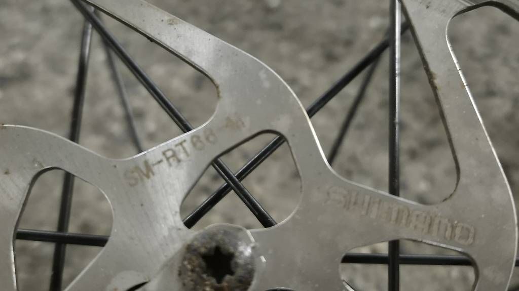 Pneus & Kompletträder: Veloräder mit Spikepneus – Gebraucht aus Cham von slopeglider