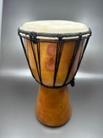 Kleines, feines Djembe aus Holz, H:30cm, D: 16,5cm