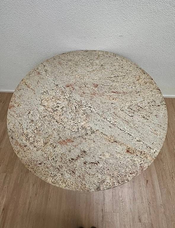 Tavoli: Moderner Granit-Esstisch mit Edelstahlgestell – Usato da Obernau venduto da Arche_Noah_Brocki 2