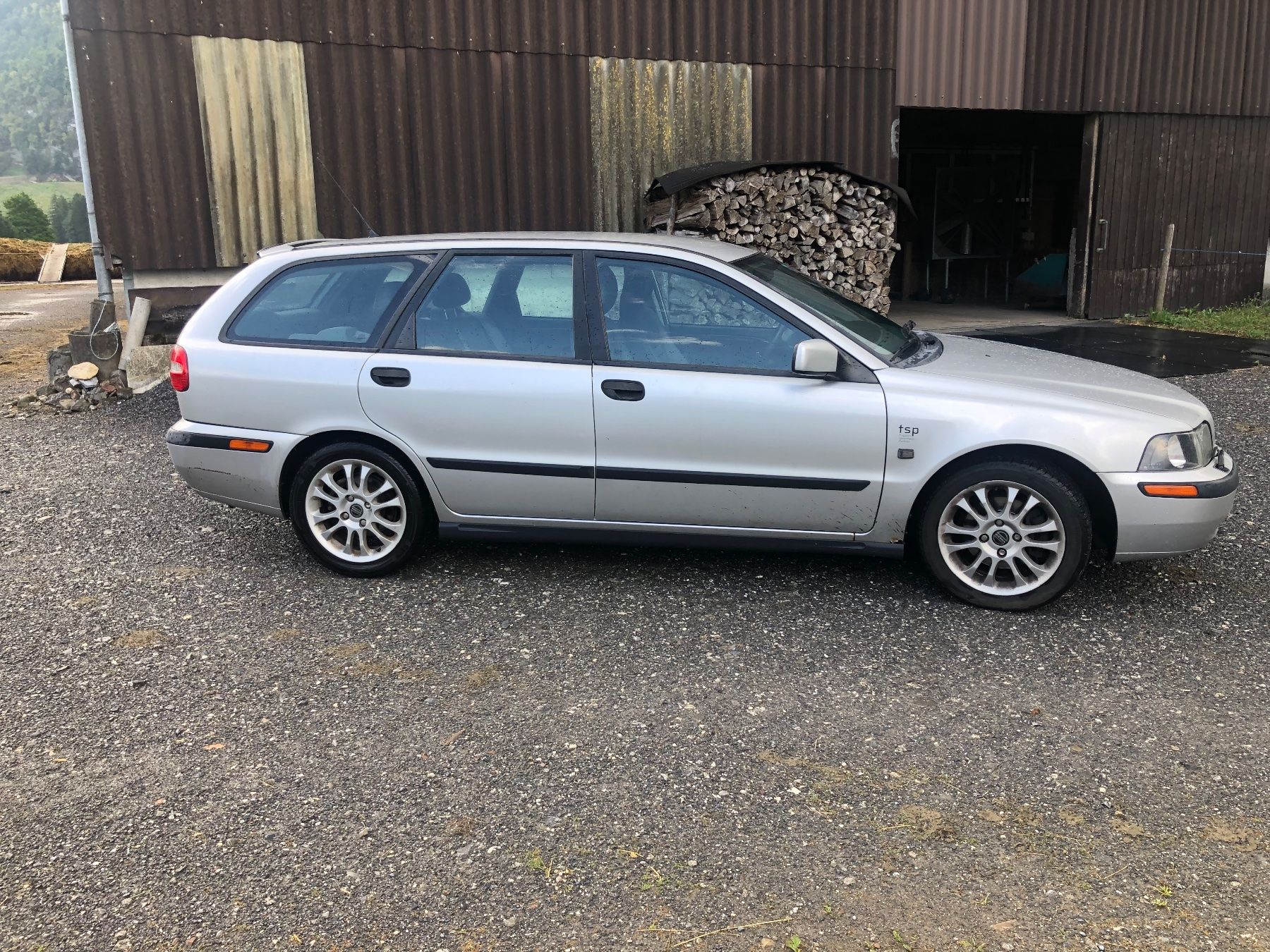 Volvo Automobili: Volvo V40 T4 – Usato da Weesen venduto da sowieso06 2