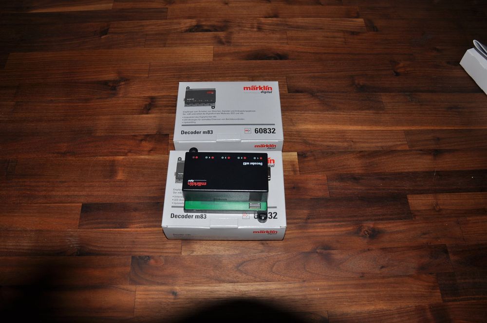 Märklin Décodeur M83 Digital – Commutation Aiguilles, Signaux & Voies – Compatible Motorola, DCC, Mfx