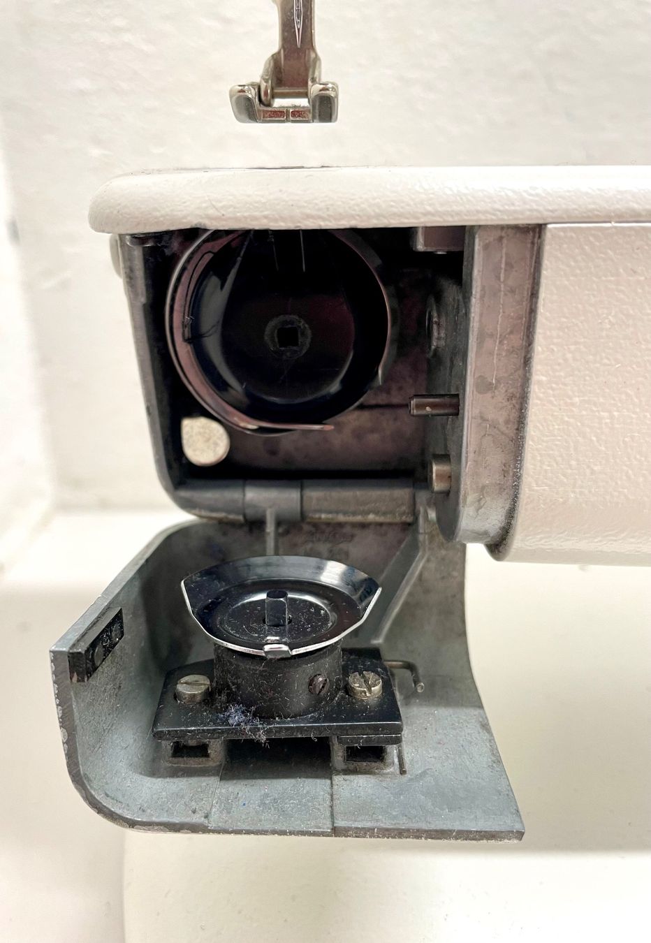 Bernina Macchine da cucire: Satrap Regina Topmatic Nähmaschine – Usato da Niederdorf venduto da LeptonAG 3