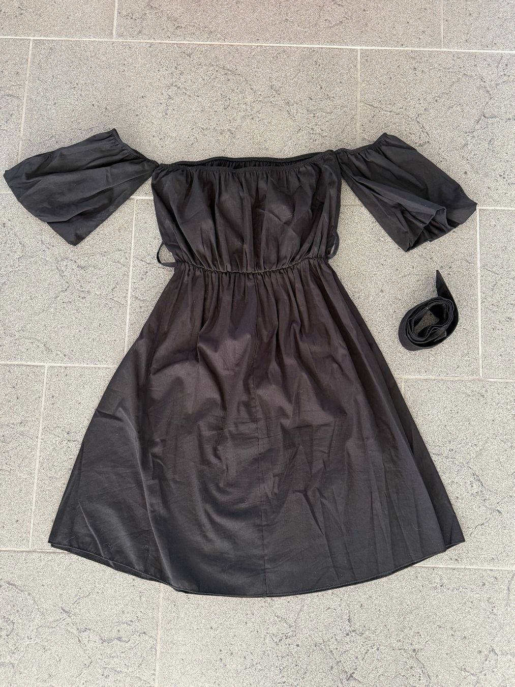 Vestiti: Off-Shoulder Kleid mit Bindegürtel Grösse S – Nuovo (secondo la descrizione) da Rupperswil venduto da Nila_7 1