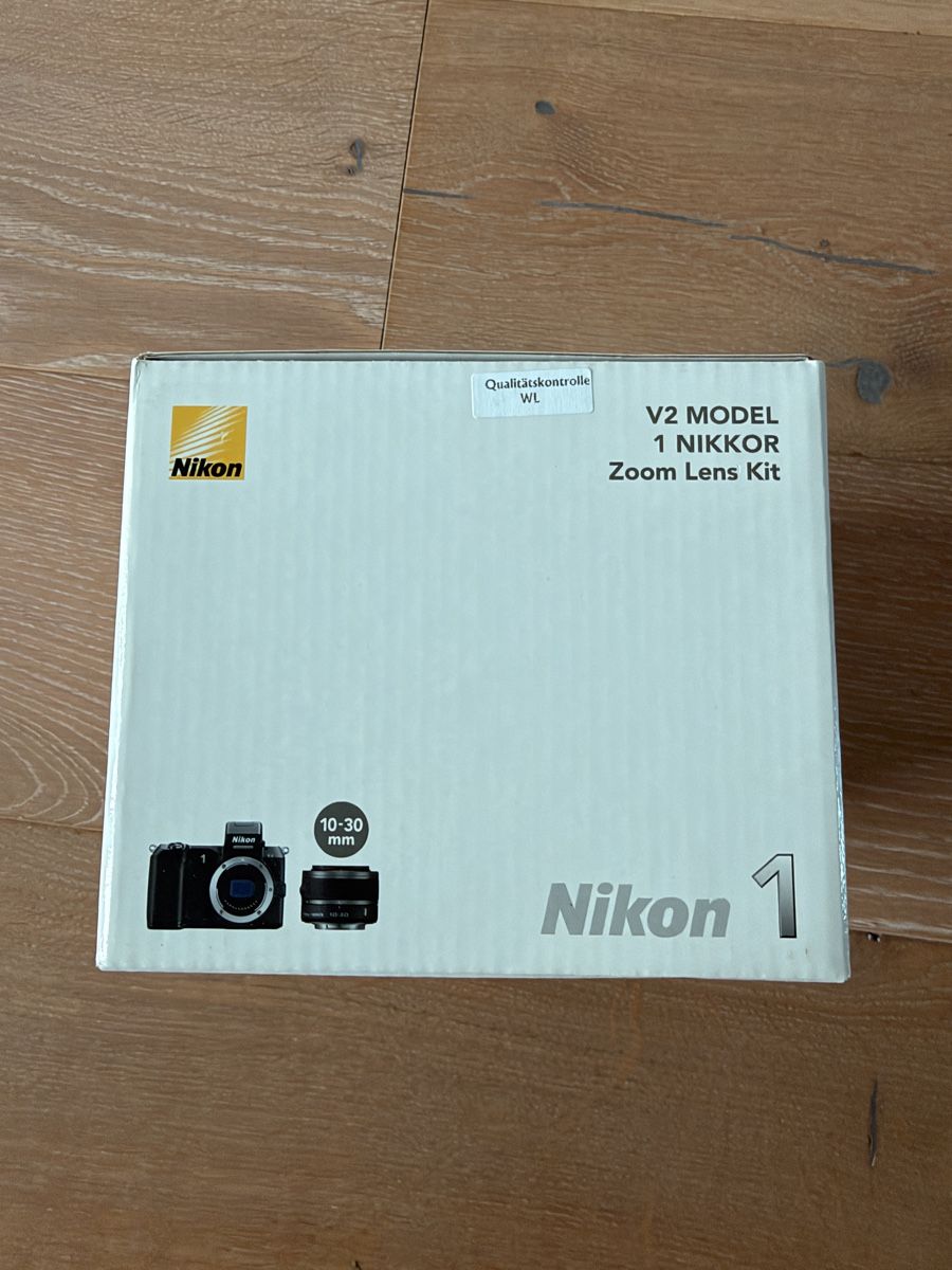Nikon Fotocamera: Nikon 1V2 mit OVP und Ledercase – Usato da Winterthur venduto da R2D_Y7C 7