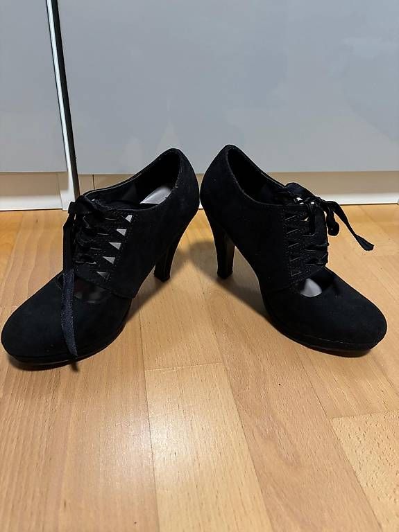 Scarpe da donna: Absatzschuhe Gr 36 – Usato da Horw venduto da Smiling98 1