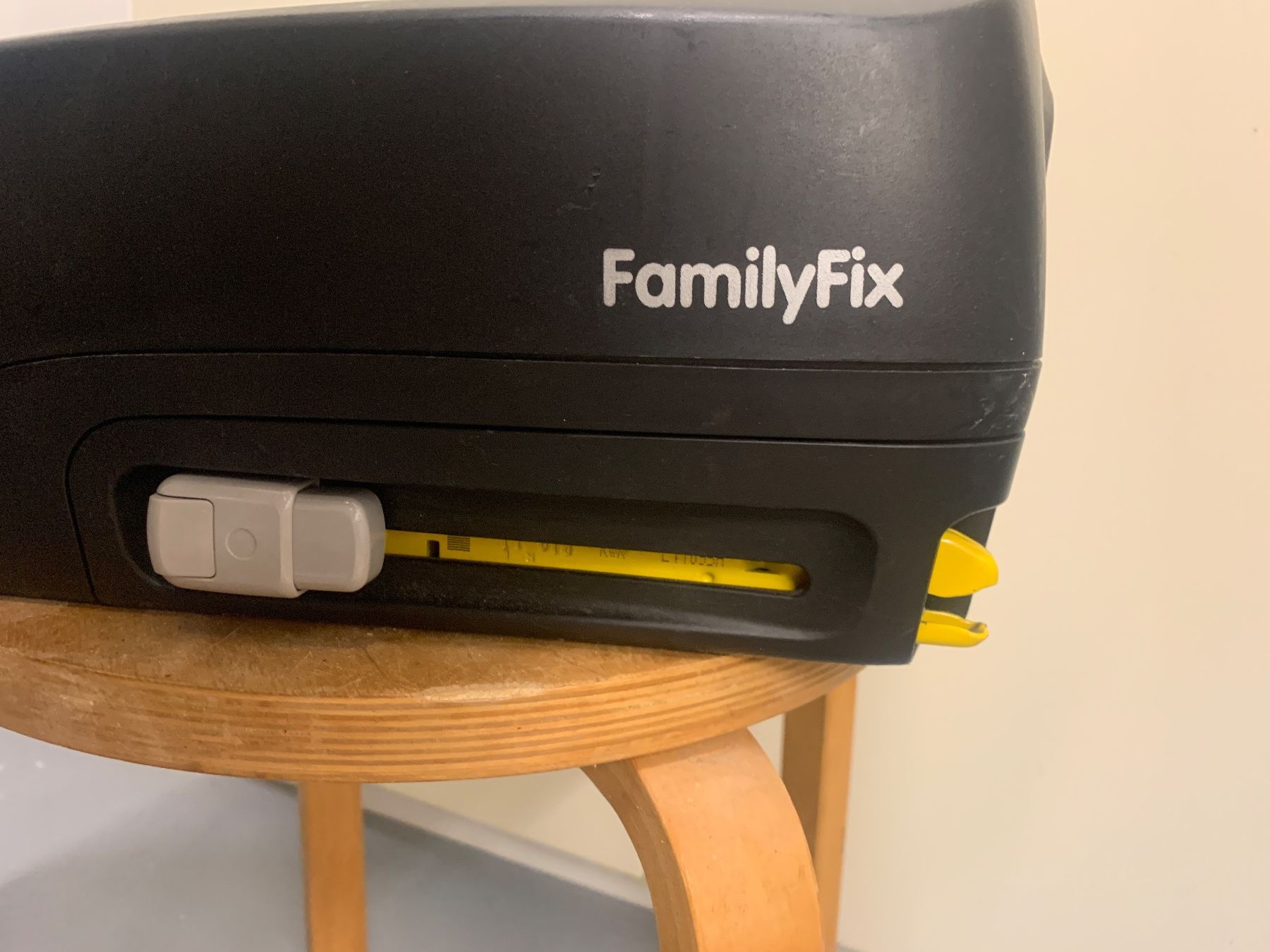 Wandhalterungen: Maxi-Cosi FamilyFix Base – Gebraucht aus Wildegg von Elefant42 4