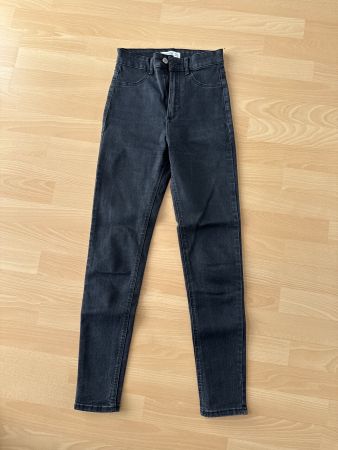 Pull&Bear Jeans, neuwertig, Gr. 34, Schwarz, Top Zustand!