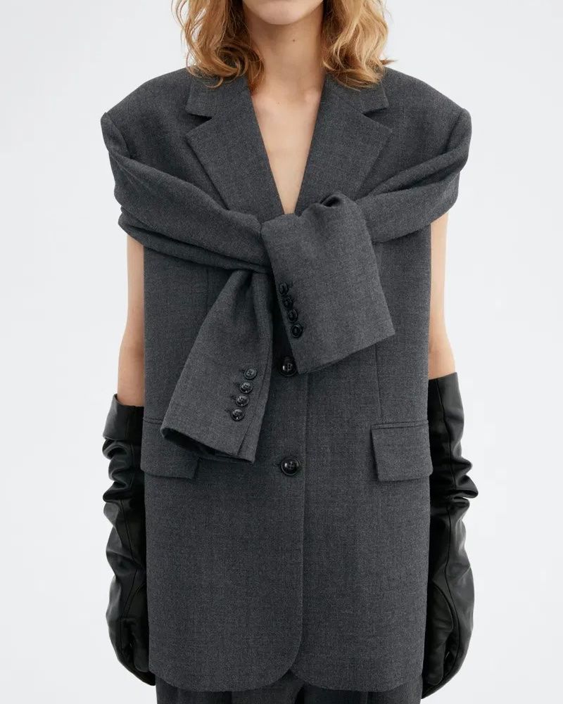 Mango Giacche: Mango Selection Grey Blazer with sleeve vents – Usato da Adliswil venduto da nat_7q7l 1