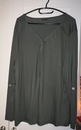• Bluse mit Reissverschluss •