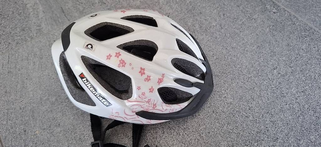 Caschi: Casco bicicletta  – Usato da Davesco-Soragno venduto da che_6rwb 1