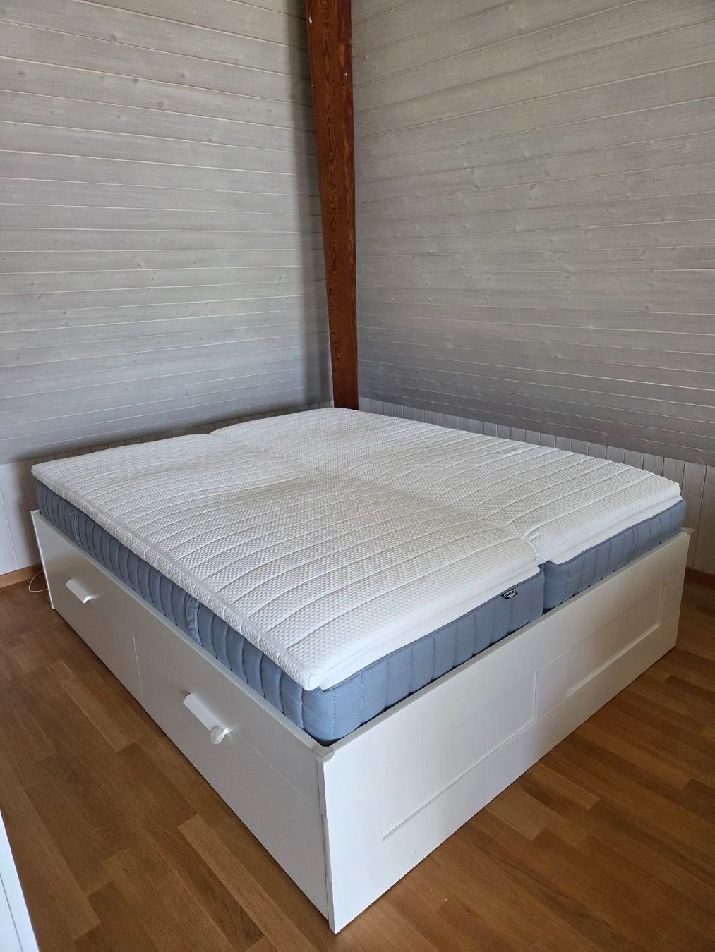 Ikea Letti: IKEA Brimnes bed 160 x 200 mit Latten – Usato da Zürich venduto da aur_gh6n