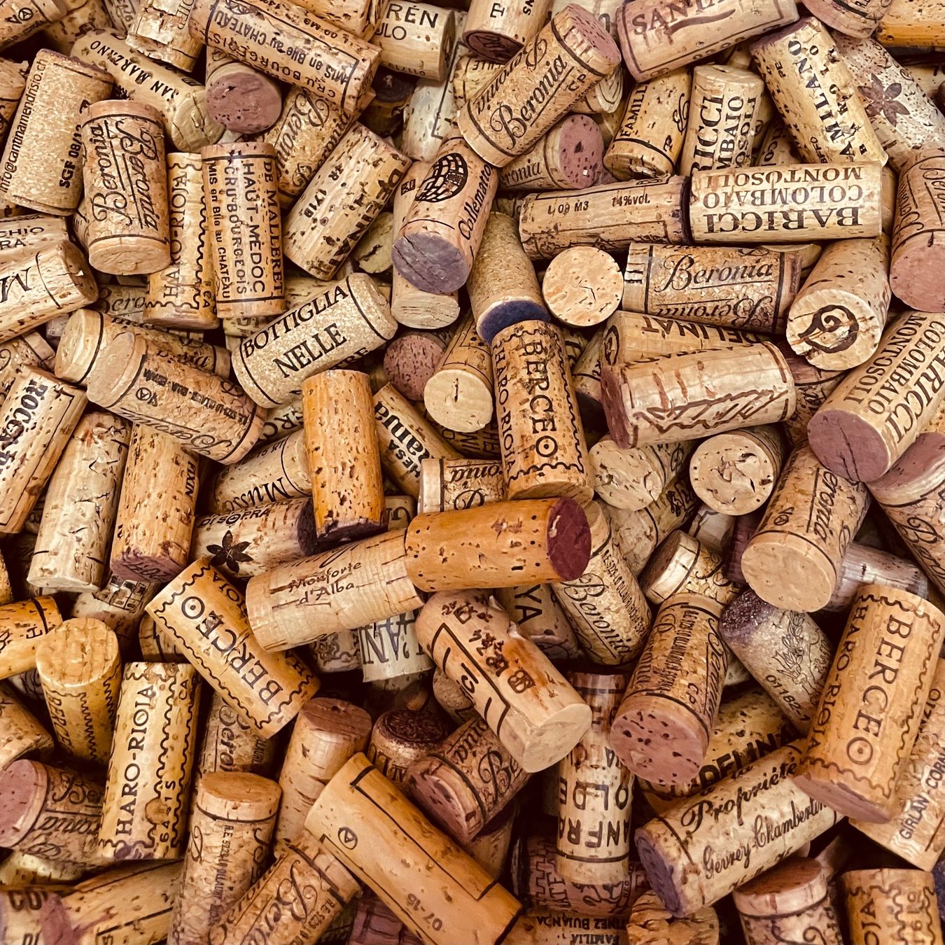 Apribottiglie & Tappi per chiusura: Dunkle Weinkorken  100g / 25 Stück – Usato da Ebikon venduto da Weinkisten-Tom 1