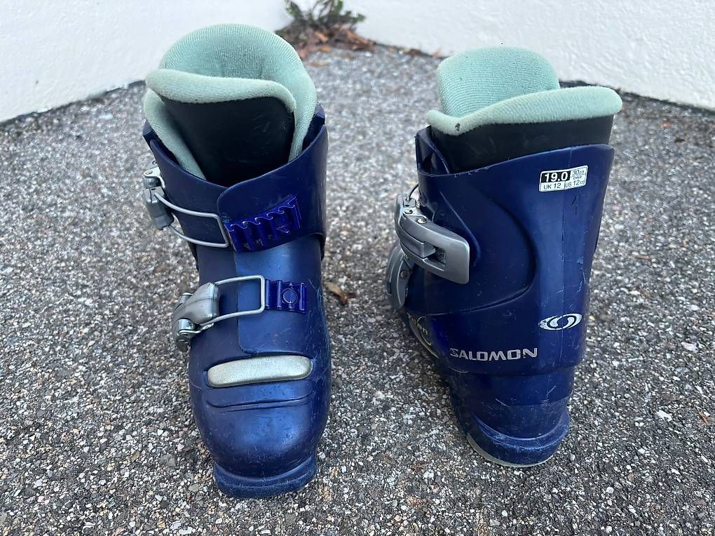 Salomon Schuhe für Jungen: 19.0 bottes de ski Salamon  (30.5 pointure) – Gebraucht aus Versegeres von kista 2