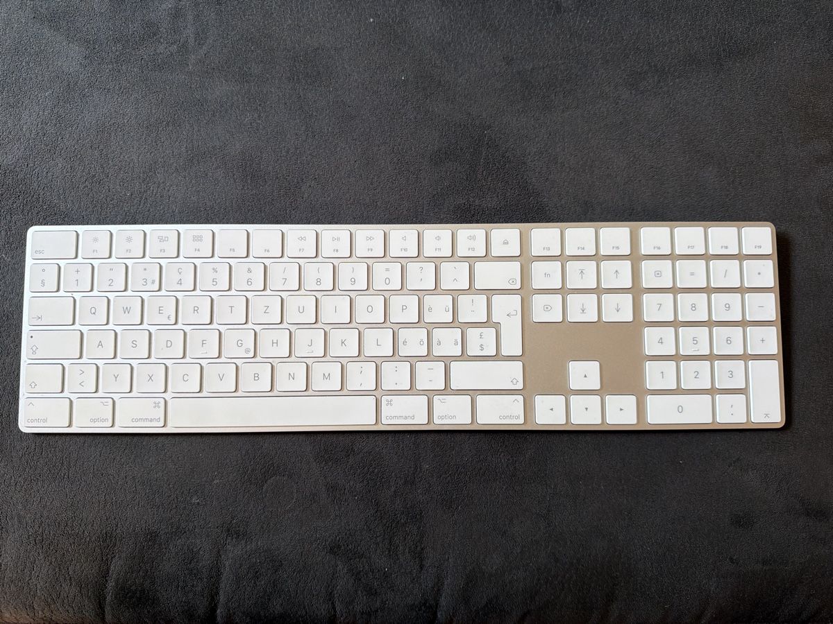 Apple Tastiere: Apple Magic Keyboard mir Nummernblock – Usato da Oftringen venduto da Siblo