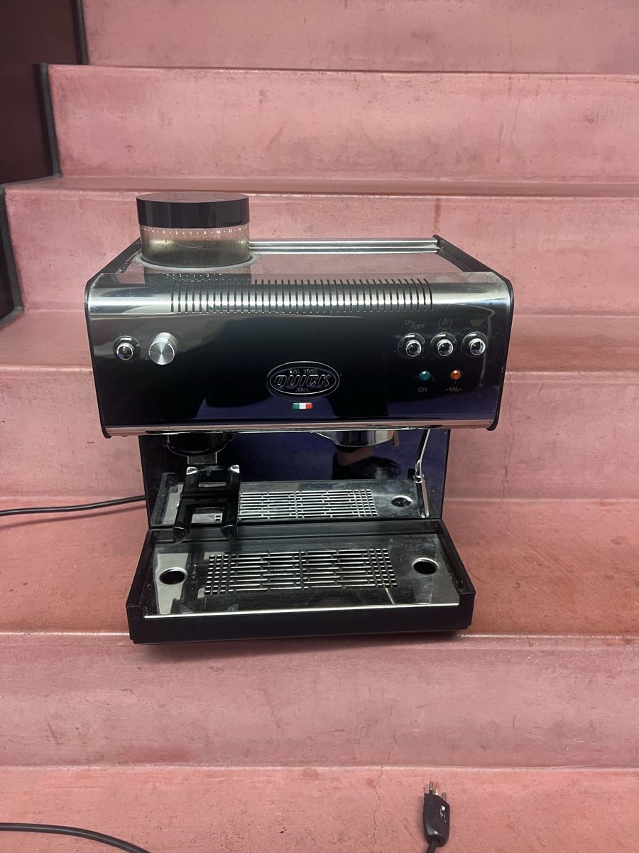 Quick Mill Kaffeemaschinen & Espressomaschinen: Espressomaschine Quick Mill schwarz gebrauchter Zustand – Gebraucht aus Lenzburg von ite_ykd5