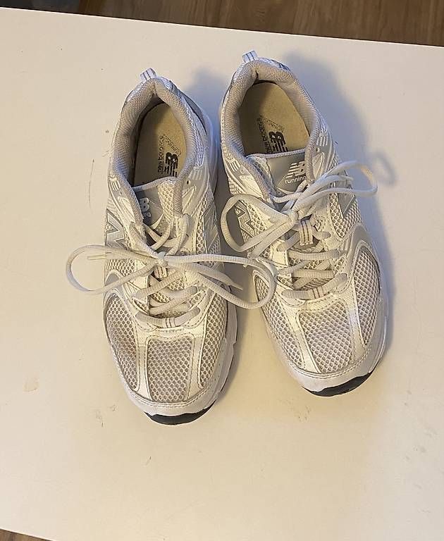 New Balance Scarpe da donna: New Balance Sneaker Grösse 39,5 – Usato da Suhr venduto da noa_7n9c 1