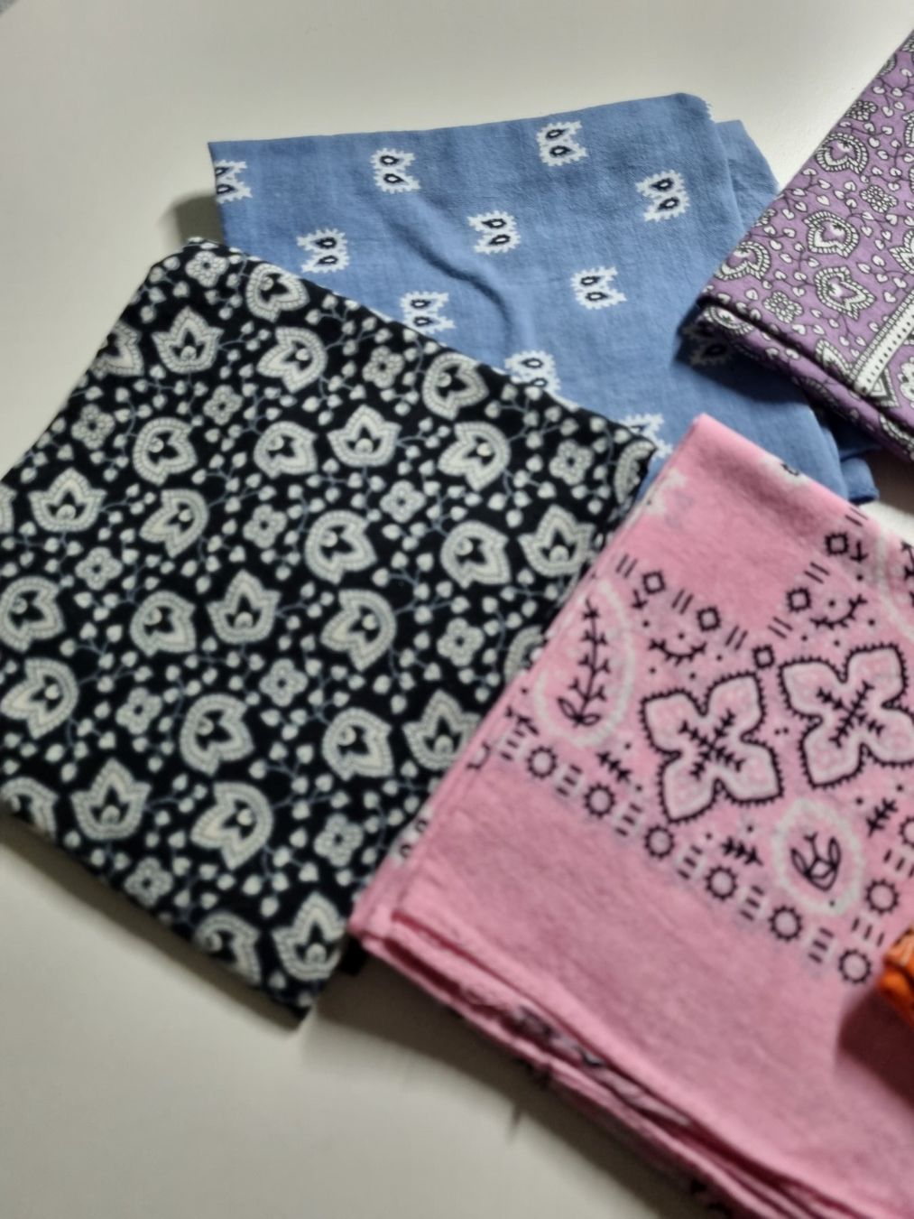 Foulards, Tücher & Schals: 8 Stück Bandana Tücher – Gebraucht aus Zofingen von Felpa 1