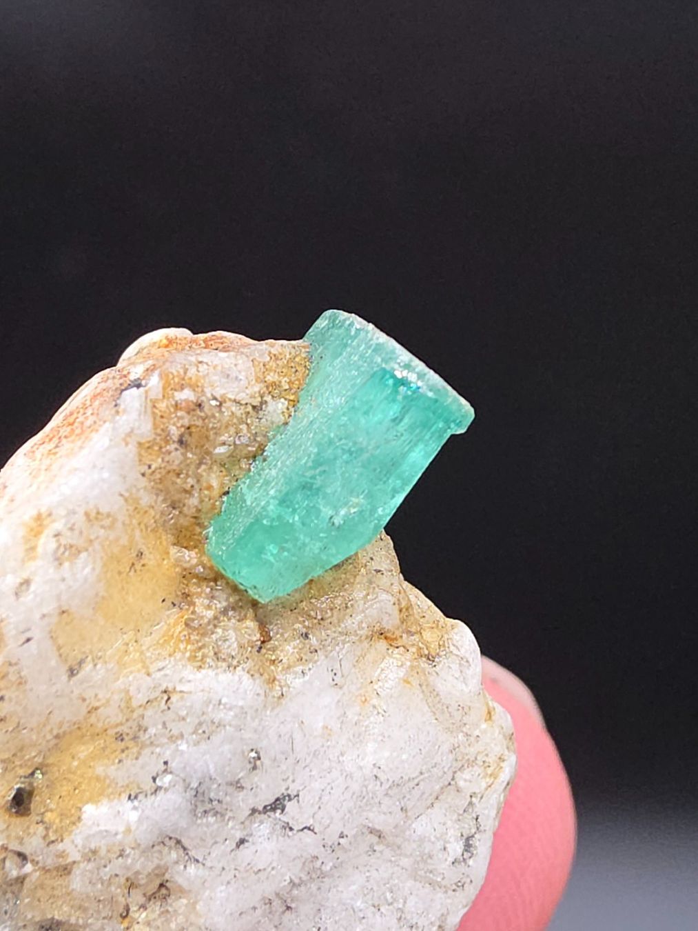 Minerali & Pietre curative: Gemmy Emerald , Coscuez Mine, Columbia – Usato da Figino venduto da minshop 6