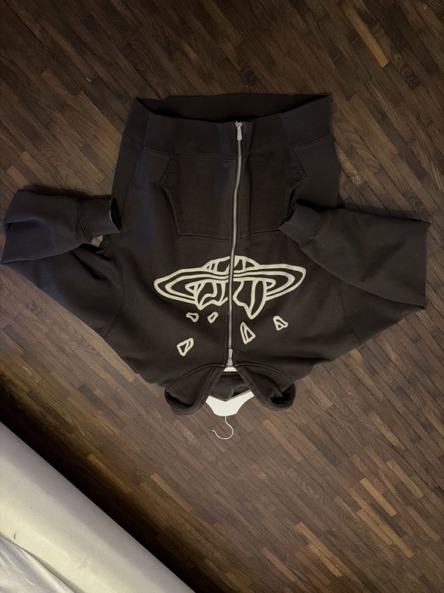 Pullover & Sweatshirts: Broken Planet Zip Hoodie brown – Gebraucht aus Chur von sil_v7n6 2