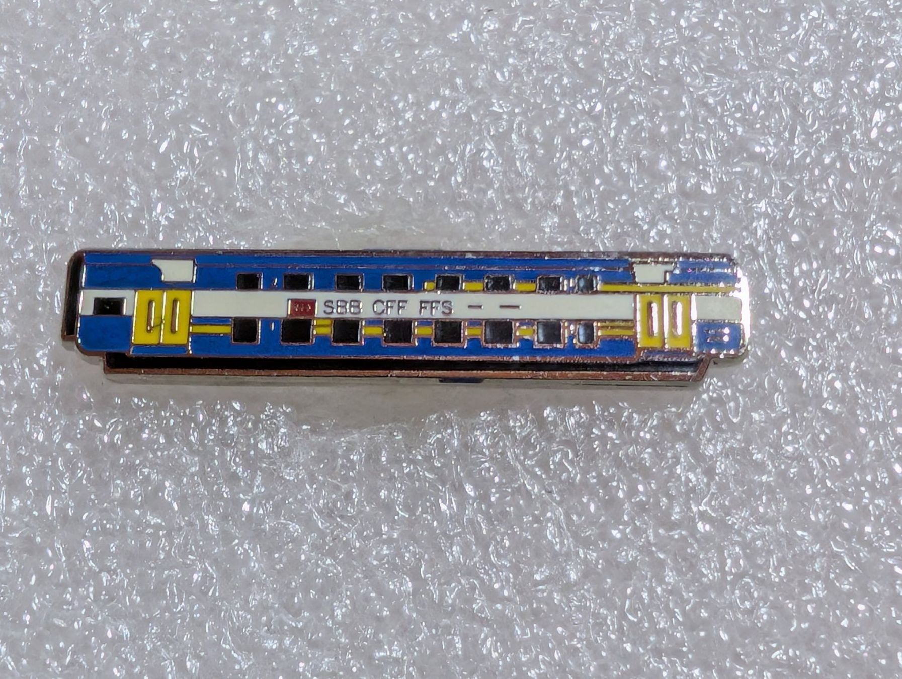 Plaquettes & Badges: Ansteckpin 168: Eisenbahn SBB Doppelstockwaggon – D'occasion à Oppligen par Pin-Fall-Shop