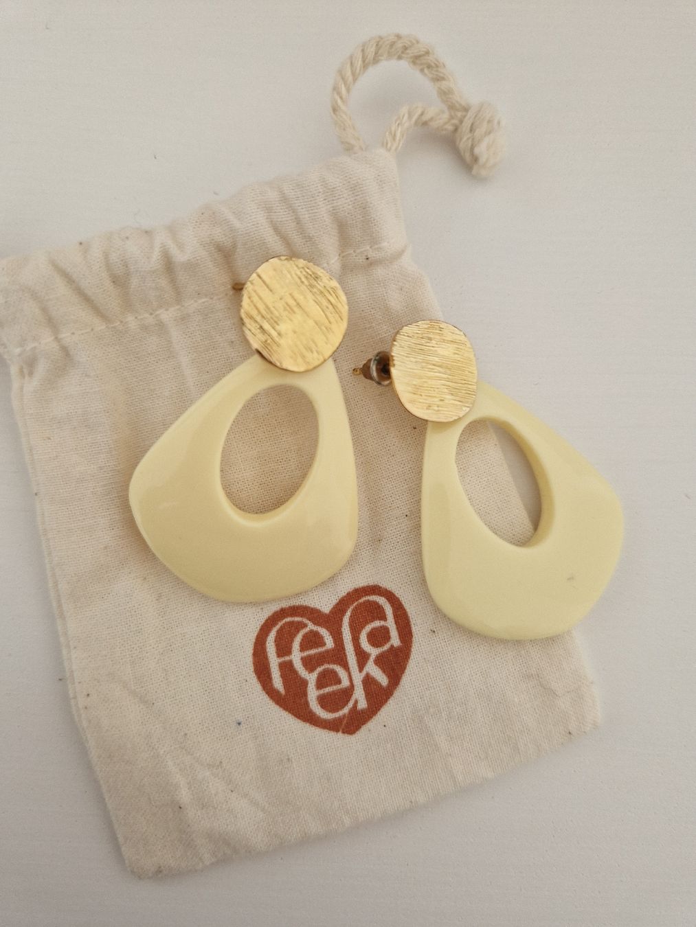 Orecchini pendenti & Orecchini a lobo: New beautiful earrings by Feeka – Nuovo e nell'imballaggio originale da Lausanne venduto da Issss 1