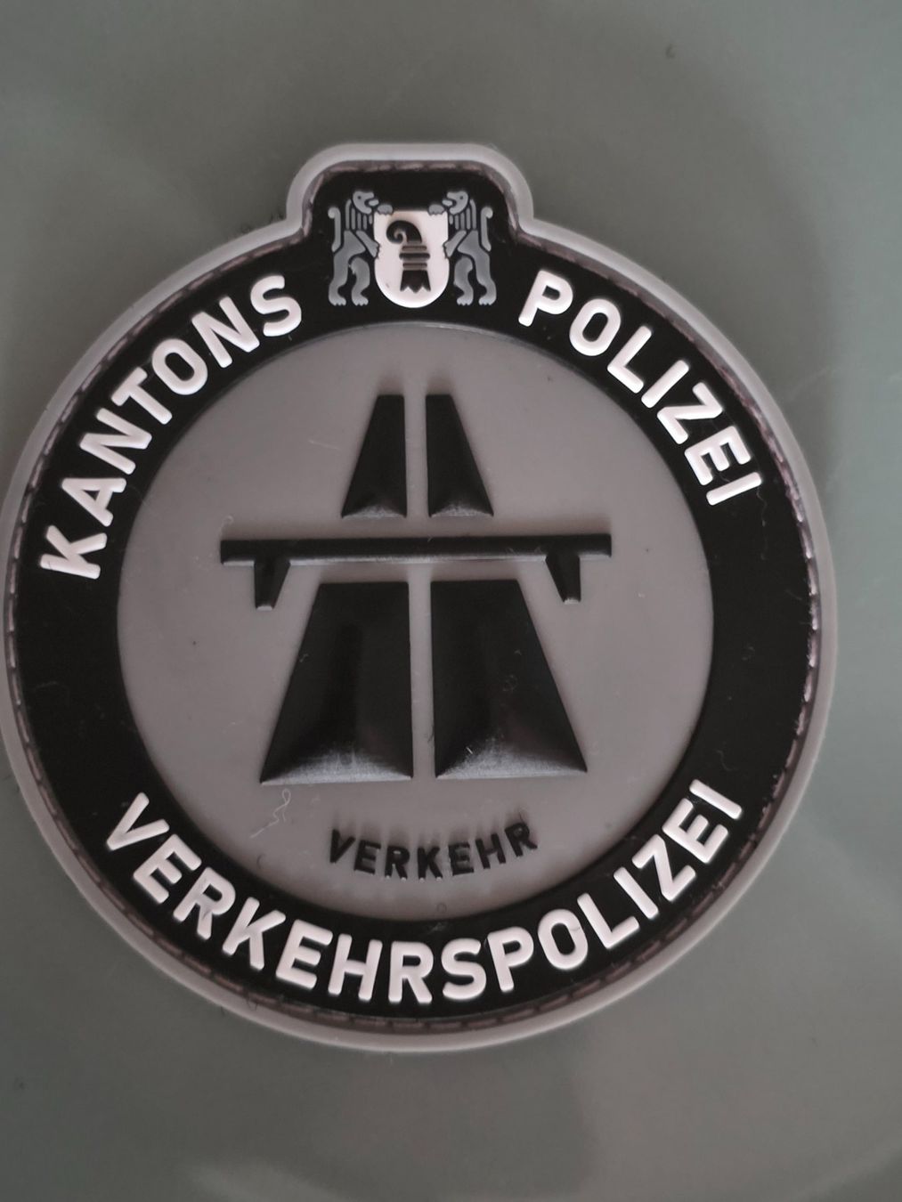 Schweizer Armee Placchette & Badge: Polizei Basel Verkerspolizei Pvc Klett neu Abzeichen – Nuovo (secondo la descrizione) da Nyon venduto da freetoys08