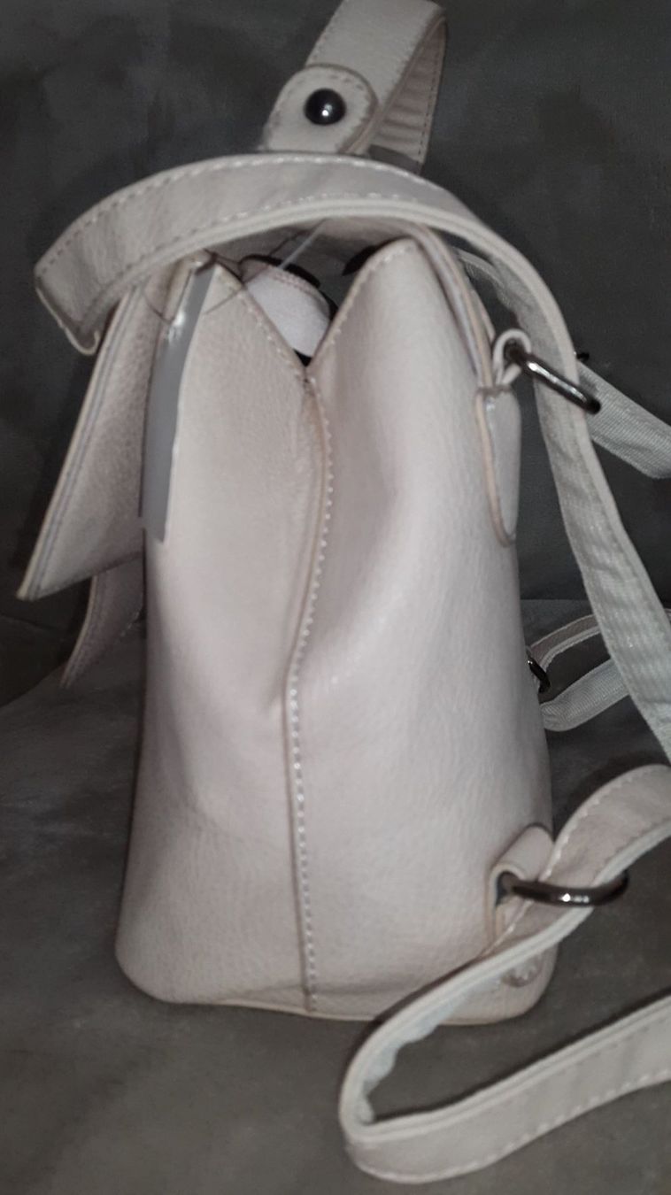 Zaini: petit Sac a dos – Nuovo (secondo la descrizione) da Renens VD venduto da cla_7zv5 5