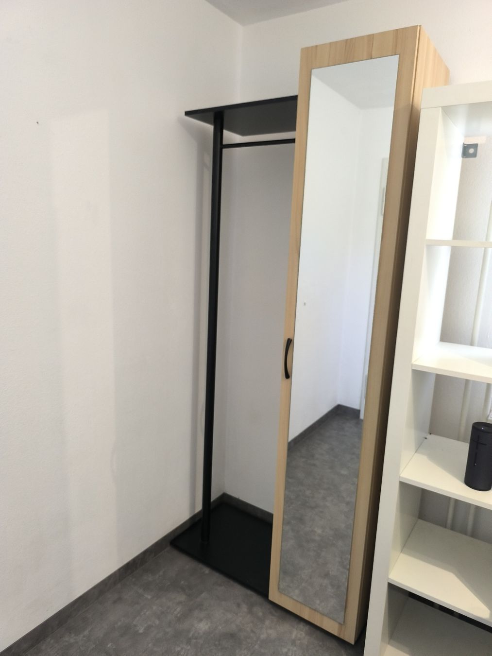 Garderobe: Garderobe mit Spiegelschrank – Gebraucht aus Oberuzwil von sch_52p7 3