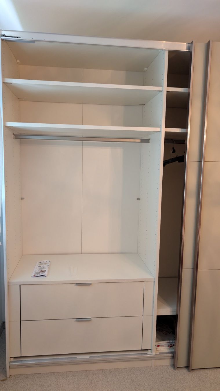 Pfister Armadi: Schiebetürschrank mit Glasfronten – Usato da Zizers venduto da Stern112 1