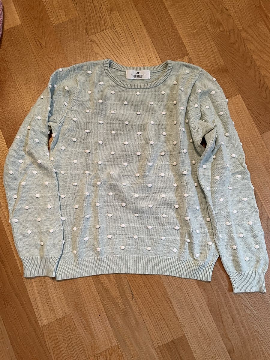 H&M Pulls et sweat-shirts: Strickpulli Mädchen – D'occasion à Balgach par sei_s6d7