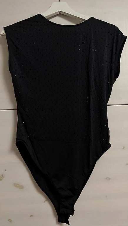 Top: Body  – Nuovo e nell'imballaggio originale da Yverdon-les-Bains venduto da may_r5f7