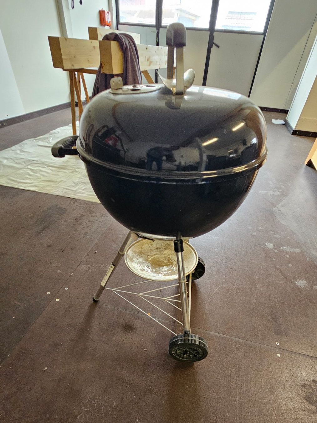 Weber Grils: Holzkohlegrill WEBER – D'occasion à Diessenhofen par Osio 5