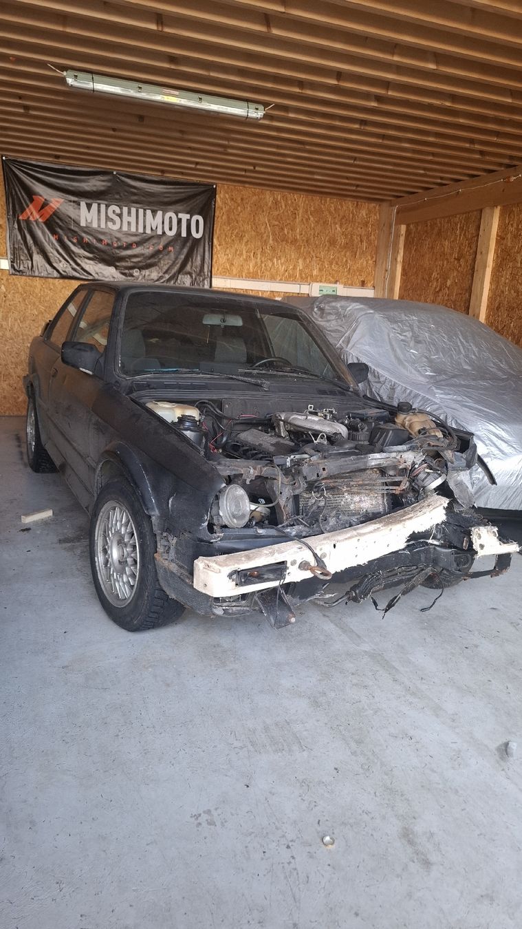 Automobili: BMW E30 325ix Coupe Unfall – Difettoso da Muotathal venduto da E30jaekel 1