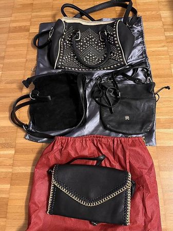 Vendo 4 borsette da 10.- a 50.- CHF