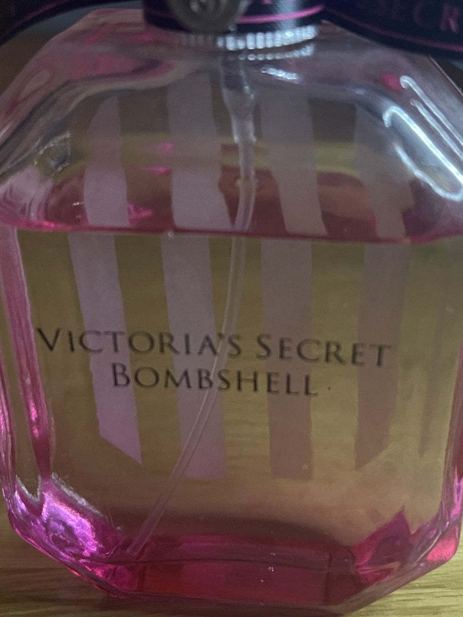 Victoria's Secret Profumi & Eau de Toilette: Victoria's Secret Bombshell - 100ml – Nuovo (secondo la descrizione) da Fehraltorf venduto da aly_fn 1
