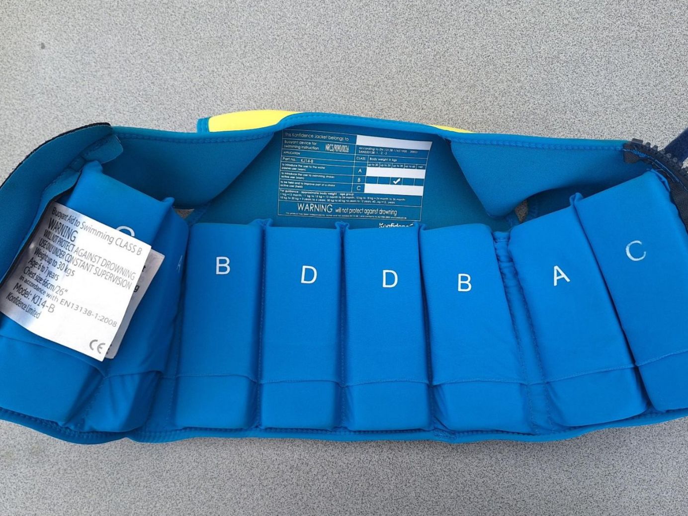 Giubbotti di salvataggio: Schwimmweste Konfirdence bis 30 kg – Usato da Glattfelden venduto da Marty6 1