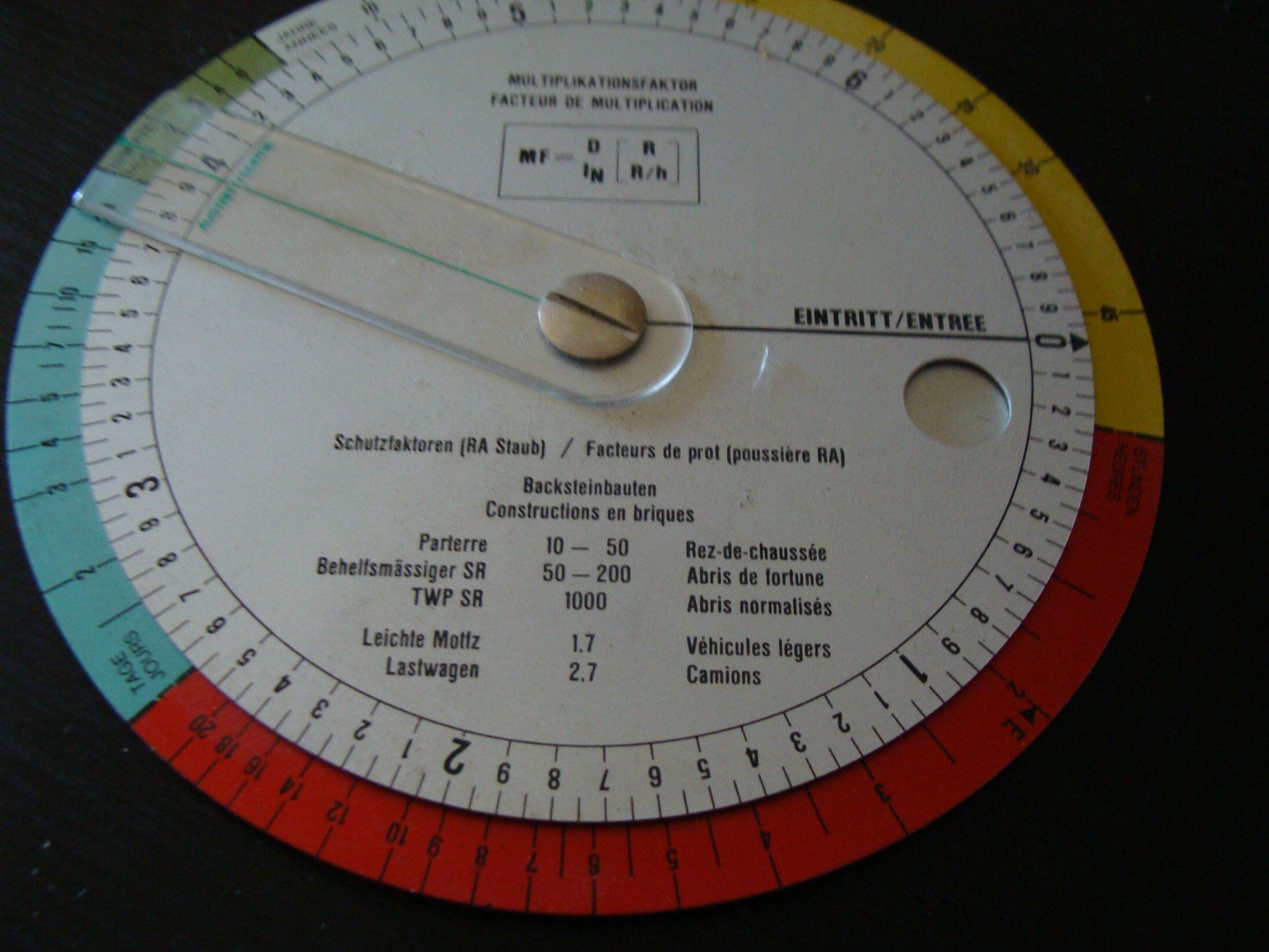 Schweizer Armee Armi bianche: Dispositif militaire, détecteur de radiations + calculations – Usato da Cuarny venduto da hen_g7hn 6