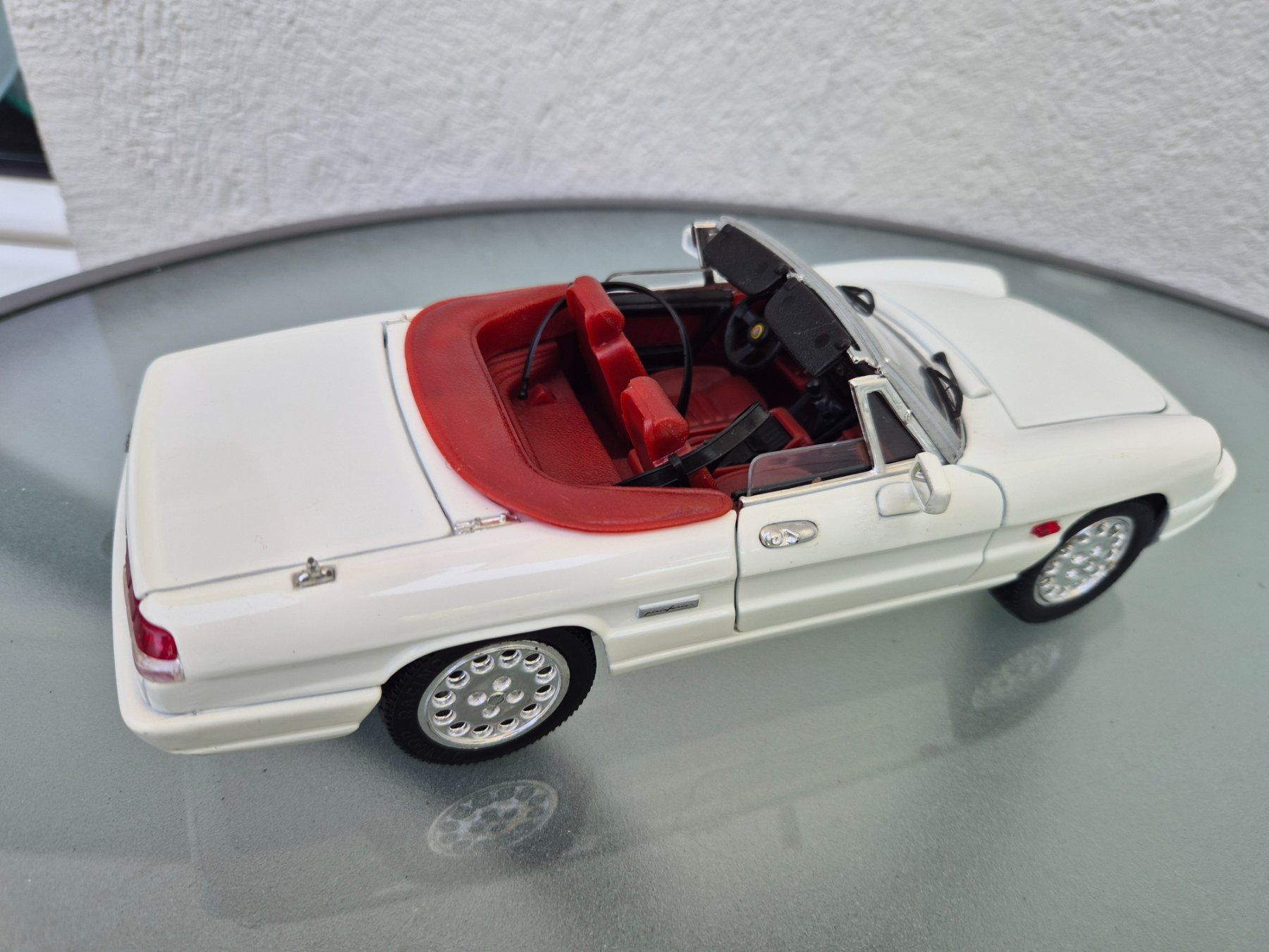 Alfa Romeo Modellini d'auto: Alfa Romeo Spider von Universal Hobbies 1:18. – Usato da Oberbuchsiten venduto da laffite54 6