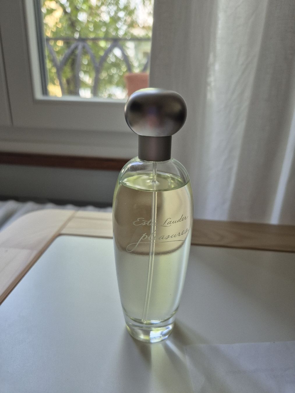 Estée Lauder Parfum & Eau de Toilette: Estée Lauder Parfum 100ml – Gebraucht aus Basel von lilifee86