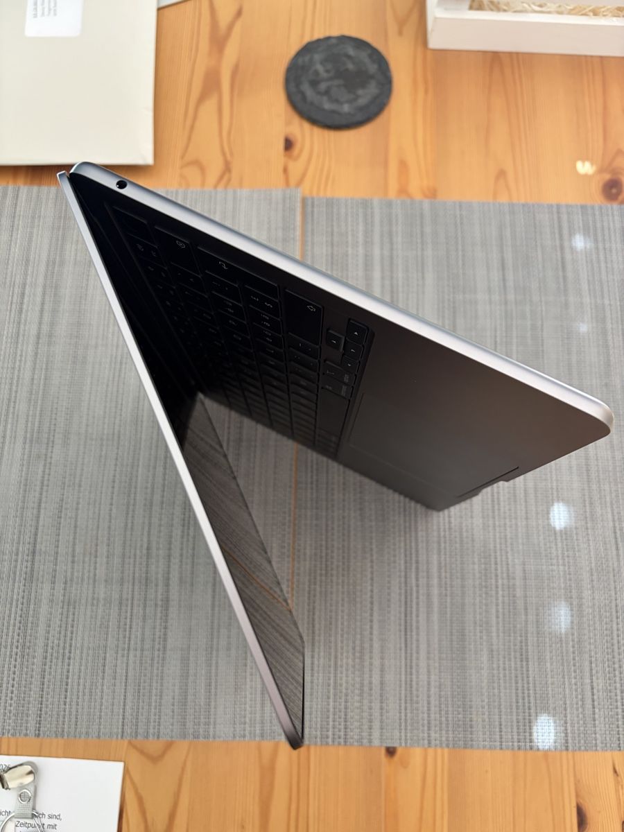 Apple Notebook: MacBook Air M3 10-Core GPU 24GB RAM 512GB Storage Space Grey – Nuovo (secondo la descrizione) da Basel venduto da Mr.Krabs1990 4