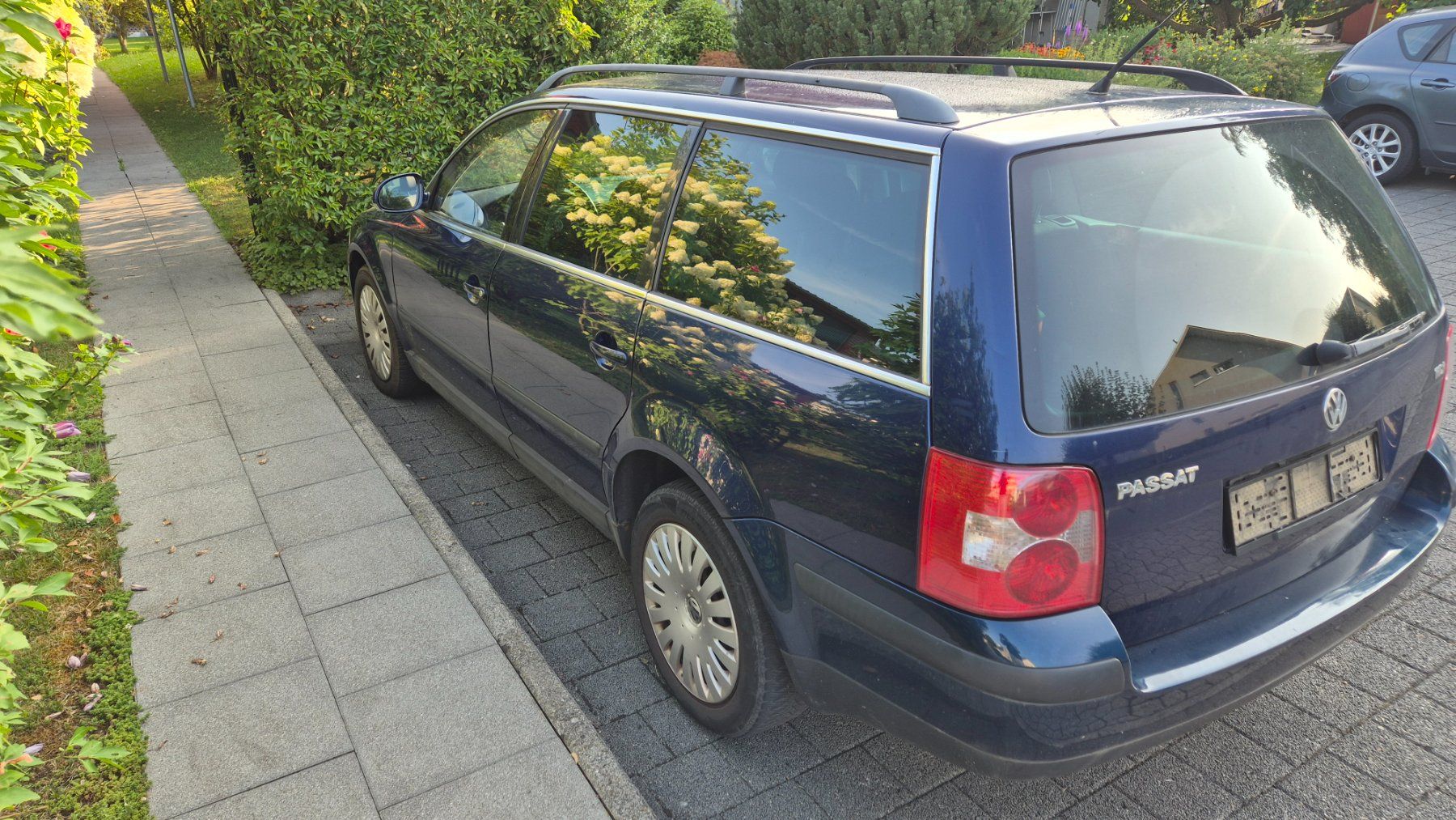 VW Automobili: VW Passat Variant B5 1.9 TDI ab Platz – Usato da Luzern venduto da denis.lecardonnel 4