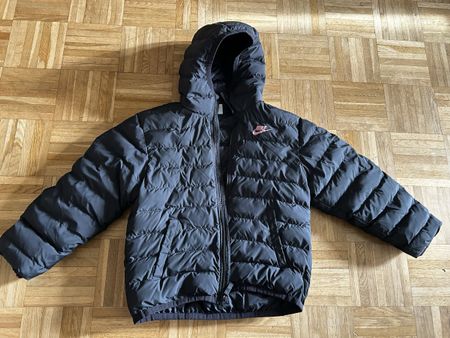 Doudoune hiver Nike / taille 146 (137-147cm)