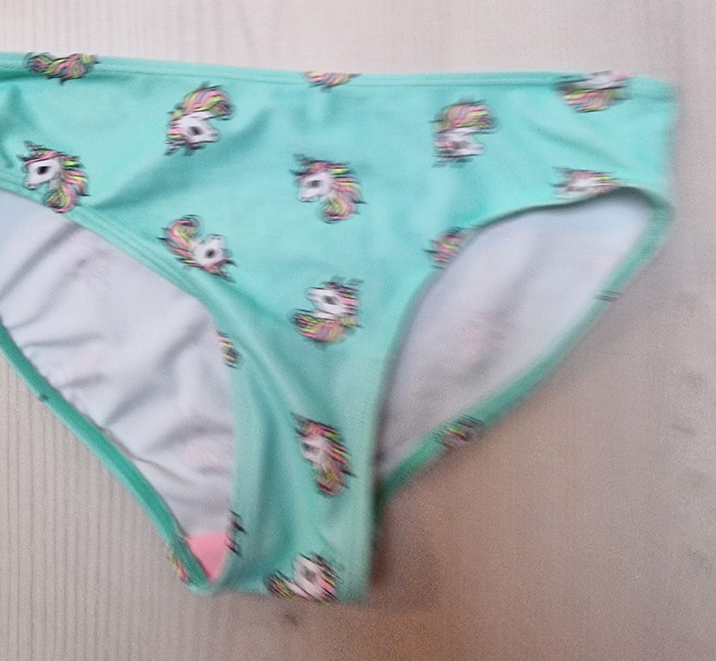 Costumi da bagno & Bikini: Maillot de bain licornes  – Usato da st-Léonard venduto da Pegaze0 2