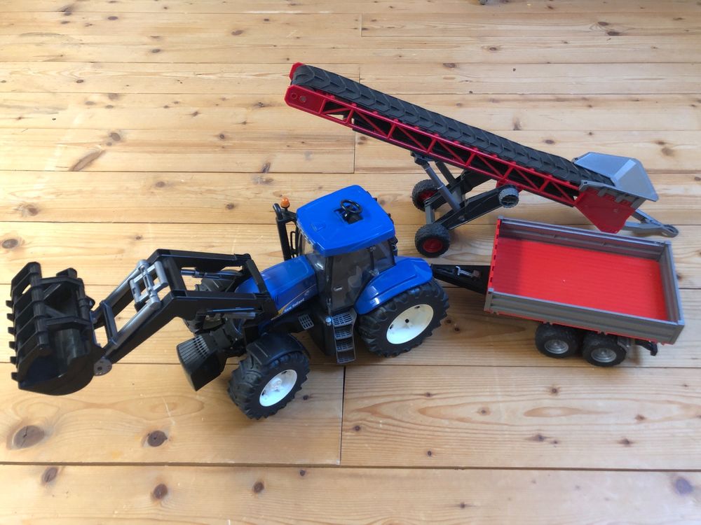  Bruder Traktor mit Anhänger (Gebraucht) in für CHF 17 – mit Lieferung Motiv 