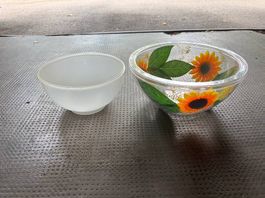 4 bols en plastique en bon état