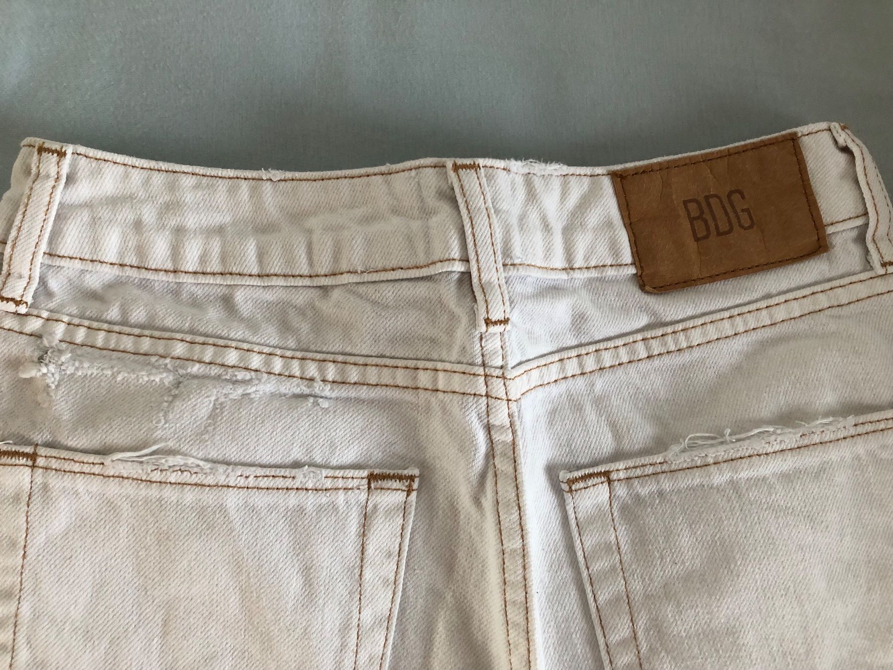 Jeans: Jeans blanc BDG taille XS – Gebraucht aus Le Crêt-p-Semsales von staglione69 3