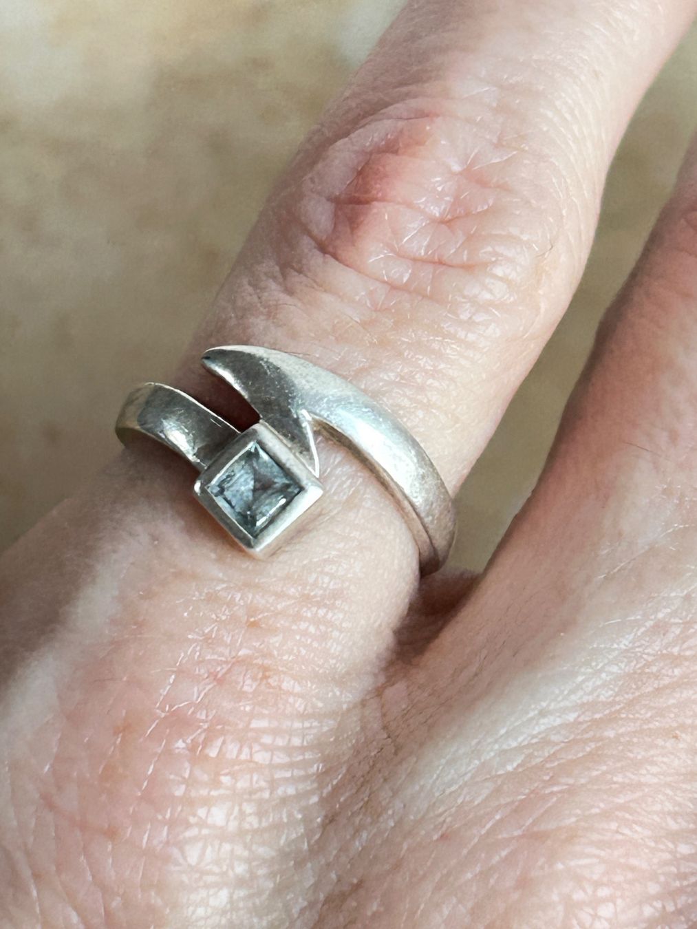 Anelli: Silber Ring mit blauem Stein (Grösse 50) – Usato da Dittingen venduto da Bijoubelle 2