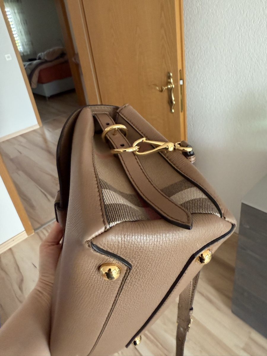 Borse da donna: Burberry Handtasche Damen, Leder, beige – Usato da Subingen venduto da terli 3