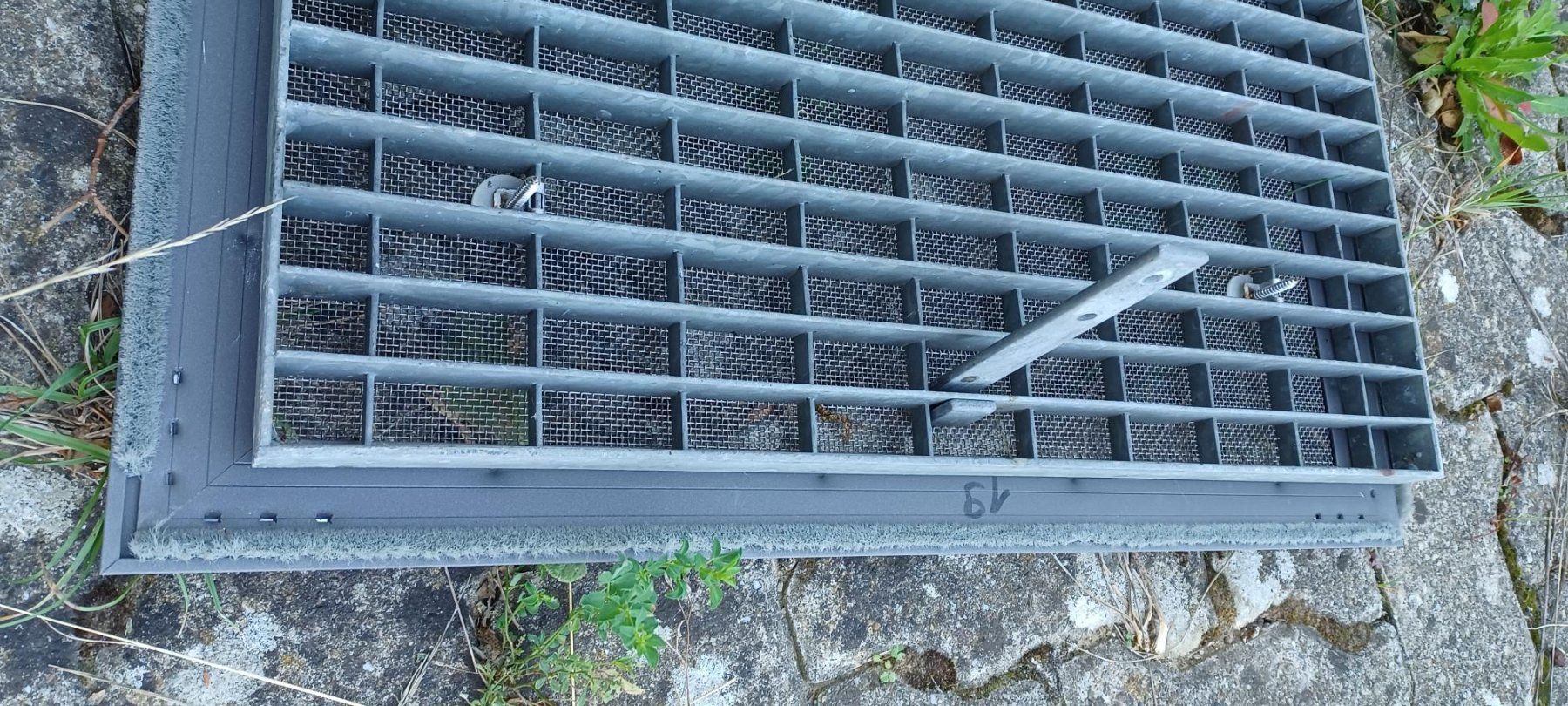 Griglie e Inferriate: Abdeckgitter für Lichtschacht – Usato da Müllheim Dorf venduto da Agami123 1